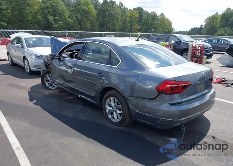 2017 Volkswagen Passat 1.8T S z USA, uszkodzony, nr VIN 1VWAT7A34HC019686
